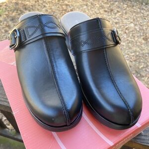 Easy Spirit Women’s Black Clogs Size 8.5M Mules Classic Slip On Shoes Dressy